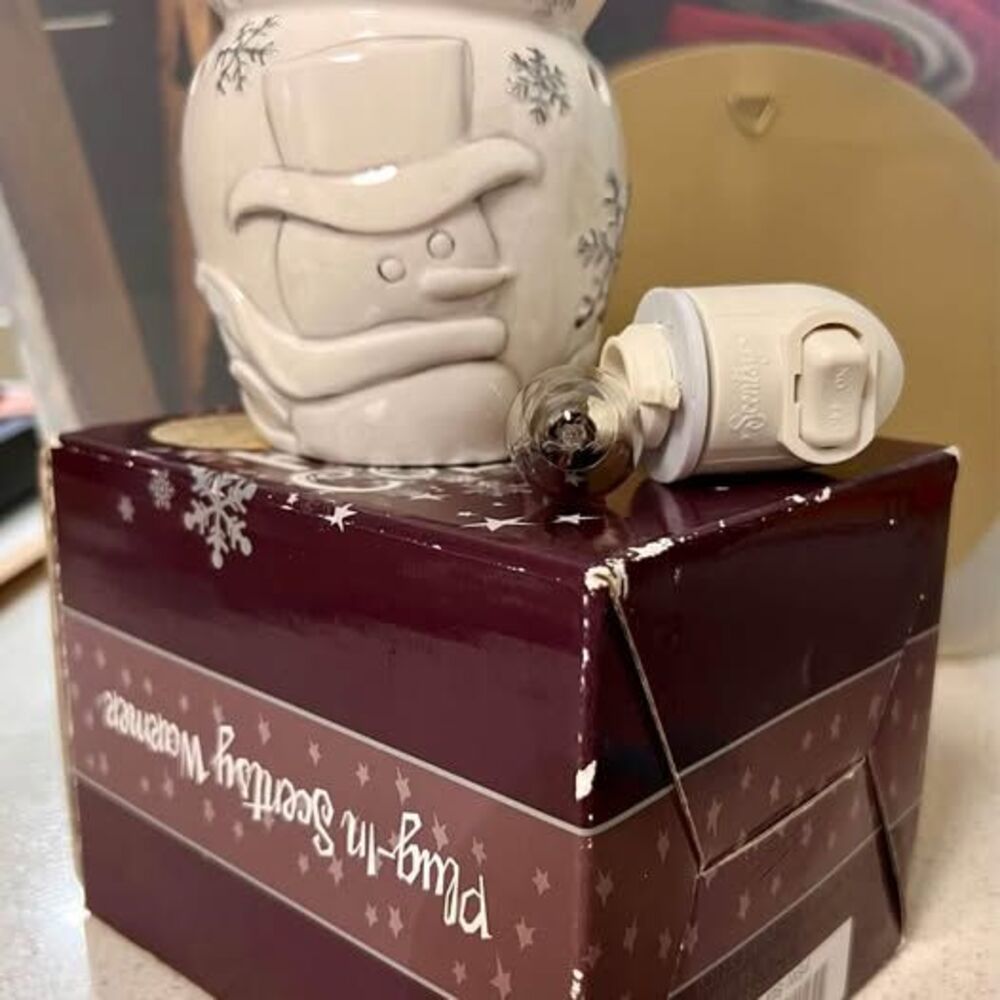 Scentsy Snowman Plug In Warmer